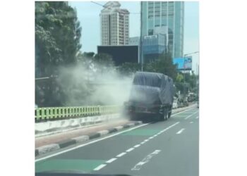 Sopir Truk Rem Blong di Gatot Subroto Dikenai Tilang