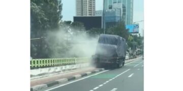 Sopir Truk Rem Blong di Gatot Subroto Dikenai Tilang