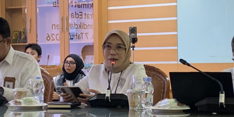 Kemendikdasmen Pastikan Tak Ada PHK Massal Guru Non-ASN pada 2027