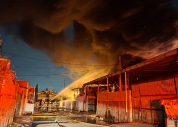 Kebakaran Hebat Landa Pergudangan Miami Jakarta Barat, Empat Gudang Hangus Terbakar