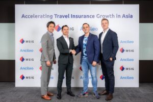 BANGUN KEMITRAAN: Chief Technical Officer William Song, MSIG Asia Clemens Philippi, Chief Executive Officer MSIG Asia Olivier Michel, dan Founder & CEO Ancileo Adrian Hill dalam seremonial peresmian kerja sama antara PT MSIG Indonesia dan Ancileo. (Foto: WAYTRI/KORANINDOPOS.COM)