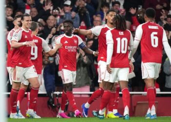 PUNCAK KLASEMEN: Selebrasi Bukayo Saka dkk dalam laga Arsenal vs Atletico Madrid di leg kedua semifinal Liga Champions 2025/2026 pada Rabu (6/5/2026). (Foto: (c) AP Photo/Alastair Grant)