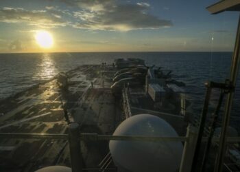 BATAS WAKTU: Militer AS memaksa 21 kapal untuk berbalik arah sejak diberlakukannya blokade laut terhadap pelabuhan-pelabuhan Iran. (Foto: Dok./Anadolu Agency)