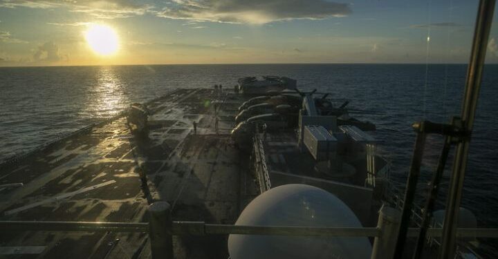 BATAS WAKTU: Militer AS memaksa 21 kapal untuk berbalik arah sejak diberlakukannya blokade laut terhadap pelabuhan-pelabuhan Iran. (Foto: Dok./Anadolu Agency)