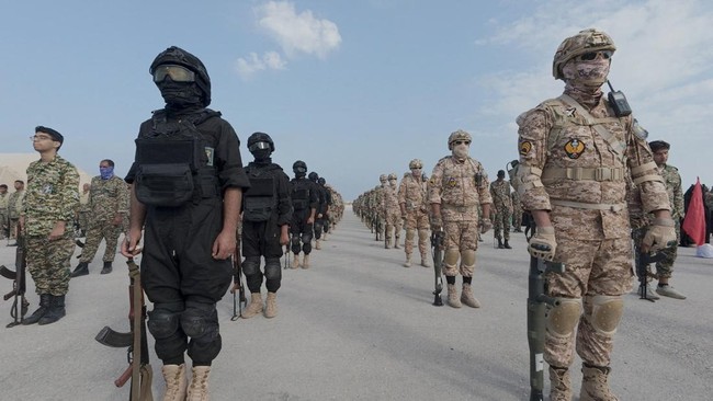 Garda Revolusi Iran Ancam Perluas Perang Dengan AS 1 SIAP MENYERANG: Korps Garda Revolusi Iran (IRGC) ancam perang makin meluas jika AS-Israel lanjut serang. (Foto Ilustrasi: via REUTERS/IRGC via Wana News Agency)