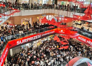 PUNCAK PERAYAAN: Grand Indonesia (GI) menyelenggarakan program 17 Shopping Festival sejak Kamis (14/5/2026) dan berakhir Minggu (24/5/2026) hari ini. Itu merupakan bagian dari rangkaian hari jadi ke-17 bertajuk Seventeen: The Red Edition. (FOTO: WAYTRI/KORANINDOPOS.COM)
