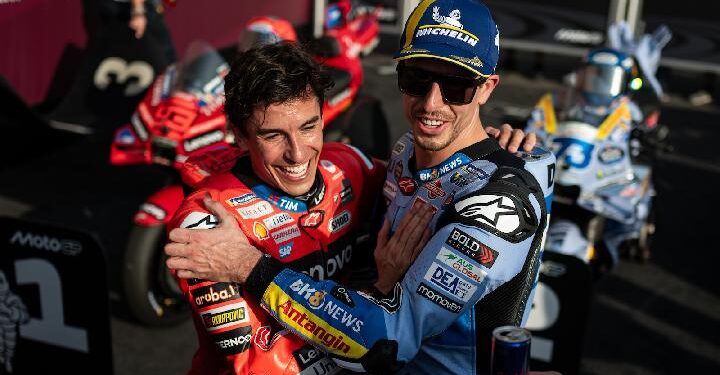 KAKAK BERADIK: Marc Marquez dan Alex Marquez di MotoGP Qatar 2025. (Foto Ilustrasi: Gesini Racing)