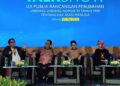 JARING MASUKAN: Lima tenaga ahli KemenHAM dari kiri ke kanan, Muhammad Hafis, Wahyudi Djafar, Ifdhal Kasim, Fery Kusuma, dan Siti Aminah dipandu moderator Prita Laura dalam talkshow pada Senin (25/5/2026). (FOTO: SHANTY AULIA/KORANINDOPOS.COM)