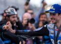 Balapan Utama MotoGP Catalunya 2026 Hari Ini 24 Lap 6 UNGGUL TIPIS: Alex Marquez menyapa fans. Alex berhasil unggul dari Pedro Acosta dalam sprint race MotoGP Catalunya 2026 dengan selisih super tipis, hanya 0,041 detik di garis finis. (Foto: dok./Gresini Racing)