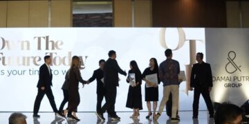 APRESIASI KONSUMEN: Damai Putra Group menggelar acara penarikan undian program “Own The Future Today”. (FOTO:HARIS SUNANDAR/KORANINDOPOS.COM)