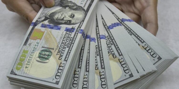 Dolar AS Masih Bertahan di Level Rp 17.700 Pagi Ini
