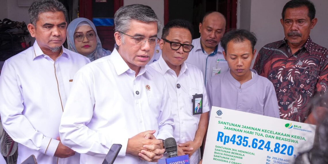 Respon Cepat! Menaker Pastikan Hak Jaminan Sosial Korban Kecelakaan KA Bekasi Terpenuhi