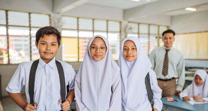 SPMB Jabar 2026 Dimulai, Jalur Domisili Jadi Kuota Terbesar Penerimaan SMA 1 SPMB Jabar 2026 Dimulai, Jalur Domisili Jadi Kuota Terbesar Penerimaan SMA