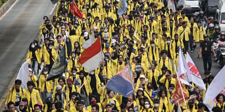 Demokrasi yang Kian Sempit: Ketika Suara Publik Berhadapan dengan Tembok Pengamanan 1 Demokrasi yang Kian Sempit: Ketika Suara Publik Berhadapan dengan Tembok Pengamanan
