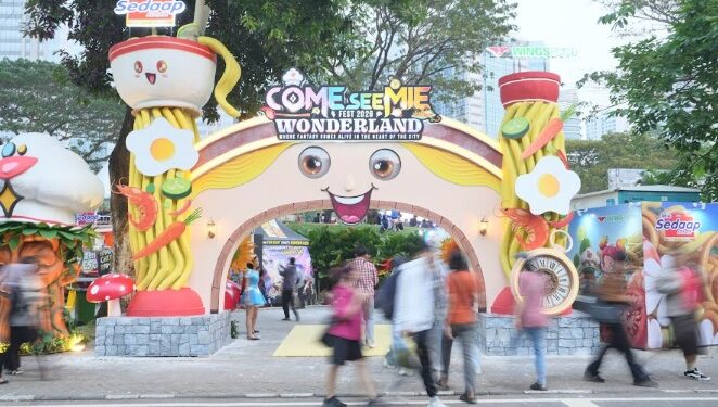 Terus Berinovasi Untuk Perluas Makna Rasa Anak Muda 1 INOVASI SIMULTAN: Mie Sedaap menyelenggarakan acara tahunan Come See Mie Fest 2026 di Hutan Kota Gelora Bung Karno (GBK), Tanah Abang, Jakarta Pusat sejak Kamis (11/6/2026)–MInggu (11/6/2026). (FOTO: SHANTY AULIA/KORANINDOPOS.COM)
