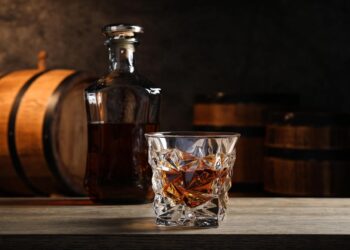 PENETRASI PASAR: Scotch whisky disajikan. (FOTO: SHANTY AULIA/KORANINDOPOS.COM)