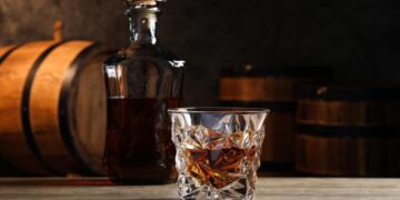 PENETRASI PASAR: Scotch whisky disajikan. (FOTO: SHANTY AULIA/KORANINDOPOS.COM)