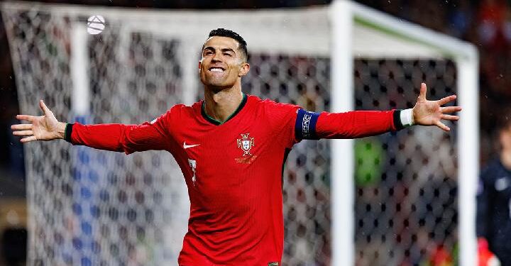 AKSI SELEBRASI: Pemain Portugal, Cristiano Ronaldo, melakukan selebrasi dalam satu pertandingan. (Foto Ilustrasi: Shutterstock)