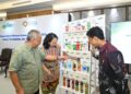 INDUSTRI MINUMAN: Dari kiri, Ketua Umum ASRIM Triyono Prijosoesilo (kiri) Direktur Industri Minuman, Hasil Tembakau, dan Bahan Penyegar Kemenperin Merrijantij Punguan Pintaria, dan Peneliti Senior CORE Indonesia Muhammad Ishak Razak pada acara siaran pers di Hotel Bidakara, Tebet, Jakarta Selatan pada Kamis (4/6/26). (FOTO: SHANTY AULIA/KORANINDOPOS.COM)