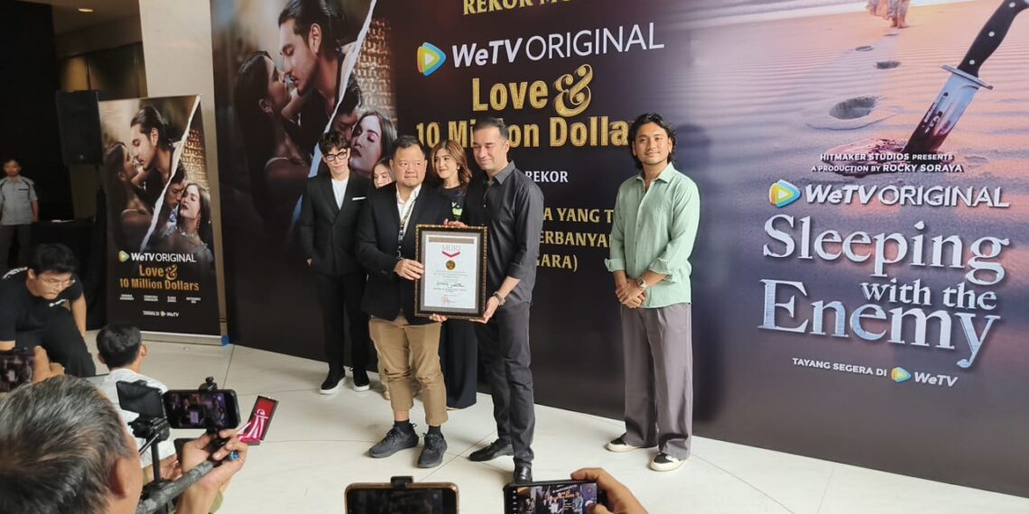 Fenomena 'Love & 10 Million Dollars': Serial Indonesia Pertama Cetak Rekor MURI, Trending Serentak di 34 Negara! 1 Fenomena ‘Love & 10 Million Dollars’: Serial Indonesia Pertama Cetak Rekor MURI, Trending Serentak di 34 Negara!