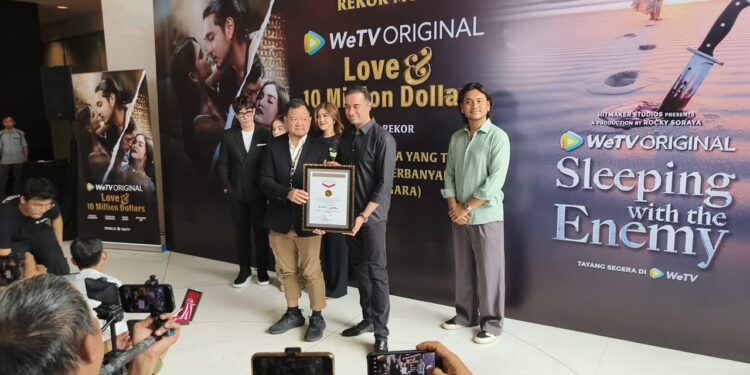 ​Fenomena ‘Love & 10 Million Dollars’: Serial Indonesia Pertama Cetak Rekor MURI, Trending Serentak di 34 Negara!