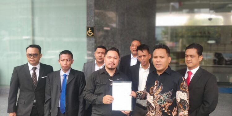11 Tahun Mengabdi, Leon Travis  Kehilangan Pekerjaan dan Klaim Tidak Mendapatkan Pesangon