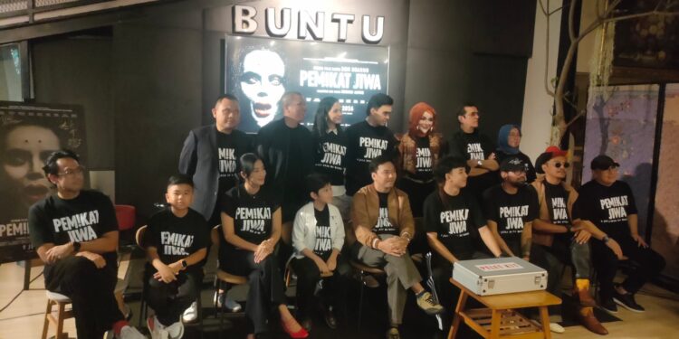Awalnya Tak Percaya Mistis, Fajar Nugra Gelisah Saat Syuting Film Pemikat Jiwa 1 Awalnya Tak Percaya Mistis, Fajar Nugra Gelisah Saat Syuting Film Pemikat Jiwa