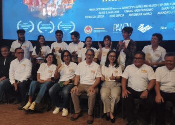 Khawatir Anak-Anak Jadi Incaran Narkoba, Sarah Sechan Ambil Peran Misterius di Film 'MAJU: Jejak Pahit si Kembang Gula' 2 Khawatir Anak-Anak Jadi Incaran Narkoba, Sarah Sechan Ambil Peran Misterius di Film ‘MAJU: Jejak Pahit si Kembang Gula’