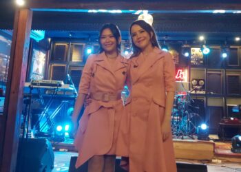 Sentuhan Magis Bebi Romeo dan Kisah Penyintas Kanker di Balik Mini Album "Suara Hati" Duo Antonia 3 Sentuhan Magis Bebi Romeo dan Kisah Penyintas Kanker di Balik Mini Album “Suara Hati” Duo Antonia