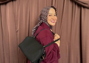 Stik Biliar Rp100 Juta Bikin Okie Agustina Kaget, Kini Penghasilan Kiesha Alvaro Diawasi Ketat 1 Stik Biliar Rp100 Juta Bikin Okie Agustina Kaget, Kini Penghasilan Kiesha Alvaro Diawasi Ketat