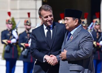 FORUM BILATERAL: Presiden Emmanuel Macron menyambut Presiden RI Prabowo Subianto beberapa waktu lalu. (Foto: Dok./setneg.go.id)