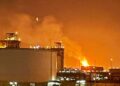 Ledakan Pengolahan Gas Qatar Menewaskan 13 Orang 8 PENGOLAHAN GAS: Ledakan dahsyat mengguncang fasilitas pengolahan gas utama Qatar di Ras Laffan pada Minggu (21/6/2026) malam. (Foto:/X/@FaytuksNetwork)