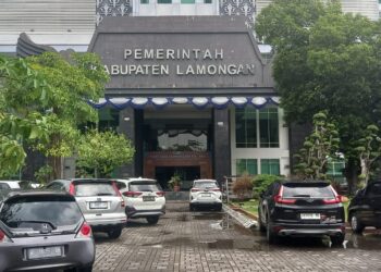 KPK Tahan Tiga Tersangka Kasus Gedung Pemkab Lamongan 3 DUGAAN KORUPSI: Gedung Pemerintahan Kabupaten Lamongan yang berlokasi di Jalan KH Ahmad Dahlan, Kauman, Sidoharjo, Kec. Lamongan, Kabupaten Lamongan, Jawa Timur. (Foto Ilustrasi: suaranasional.com)
