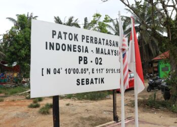BATAS WILAYAH: Patok perbatasan 02 Indonesia-Malaysia terletak di Desa Aji Kuning, Kecamatan Sebatik Tengah, Kabupaten Nunukan. (Dok./Fery Herdiansyah/RRI Nunukan)