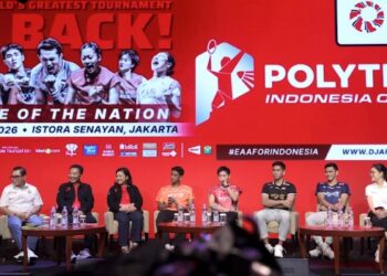 TURNAMEN BERGENGSI: Dari kiri, Wakil Ketua Umum I PP PBSI Taufik Hidayat, Ketua Umum PP PBSI M. Fadil Imran, Ketua Panitia Pelaksana Polytron Indonesia Open 2026 Achmad Budiharto, General Manager Corporate Communications Polytron Diantika, Alwi Farhan, Siti Fadia S. Ramadhanti, Daniel Marthin, M. Shohibul Fikri, Head of Customer Propositions & Partnership Marketing & Customer Experience HSBC Indonesia Fransisca Kallista Arnan, dan Kabid Humas PBSI Yuni Kartika pada konferensi pers di The Music Place, Fairmont, Tanah Abang, Jakarta Pusat pada Senin (1/6/2026). (FOTO: SHANTY AULIA/KORANINDOPOS.COM)