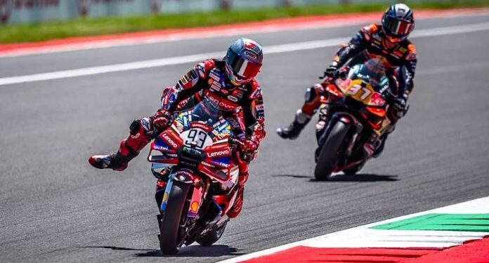 Marc Marquez Juara MotoGP Hungaria 2026 1 NAIK PERINGKAT: Aksi pebalap Ducati, Marc Marquez, dalam satu momen balapan. (Foto Ilustrasi: Dok./Ducati Corse)