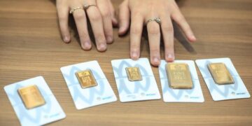 Harga Emas Antam Turun Rp10.000 per Gram, Kini di Level Rp2,733 Juta