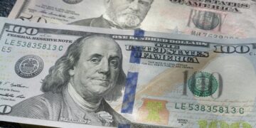 Dolar AS Menguat ke Rp17.888, Rupiah Kembali Tertekan di Awal Perdagangan