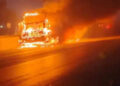 Bus PO Shantika Terbakar di Tol Jakarta-Cikampek, Diduga Berawal dari Ban Pecah 6 Bus PO Shantika Terbakar di Tol Jakarta-Cikampek, Diduga Berawal dari Ban Pecah