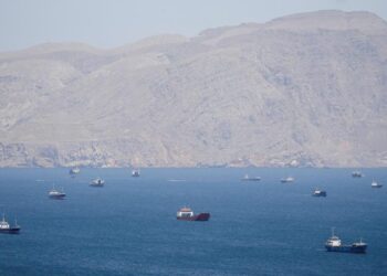Iran Nyatakan Selat Hormuz Ditutup, Harga Minyak Dunia Kembali Melonjak 2 Iran Nyatakan Selat Hormuz Ditutup, Harga Minyak Dunia Kembali Melonjak