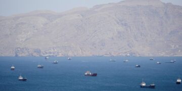 Iran Nyatakan Selat Hormuz Ditutup, Harga Minyak Dunia Kembali Melonjak