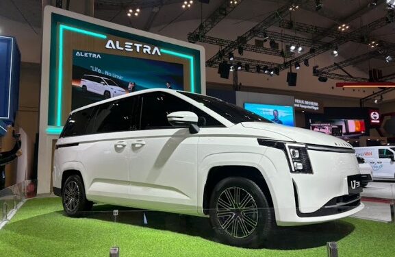 Pertegas Komitmen Jangka Panjang di Indonesia, Aletra Perkenalkan LMPV Listrik Aletra L7 di GIIAS 2026 1 Pertegas Komitmen Jangka Panjang di Indonesia, Aletra Perkenalkan LMPV Listrik Aletra L7 di GIIAS 2026
