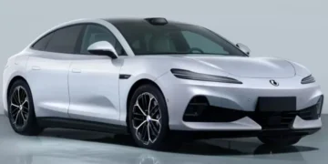 BYD Denza Z9S Resmi Diperkenalkan, Sedan Listrik Premium dengan Kokpit AI dan Tenaga Hingga 1.200 HP