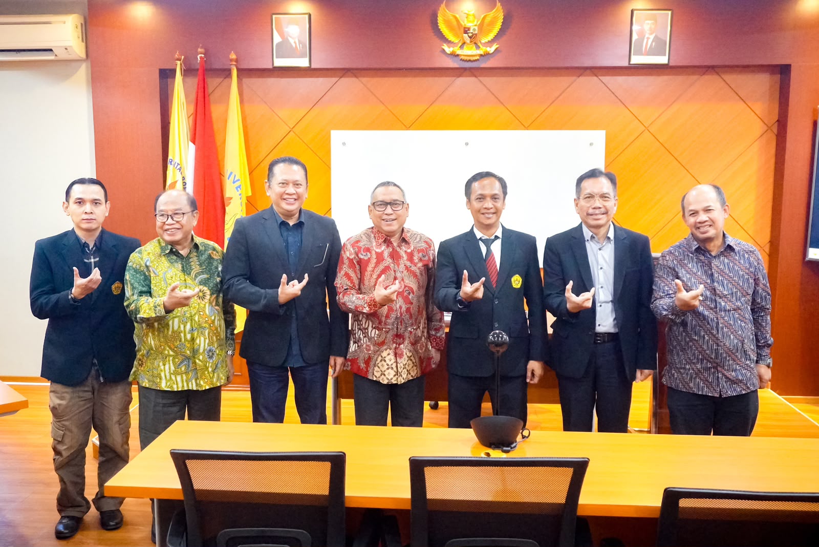 Bamsoet Dorong Pembaruan Hukum Pidana untuk Hadapi Kejahatan Berbasis Artificial Intelligence 3 Bamsoet Dorong Pembaruan Hukum Pidana untuk Hadapi Kejahatan Berbasis Artificial Intelligence