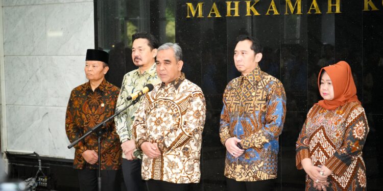 Silaturahmi Kebangsaan MPR RI dan Mahkamah Konstitusi Bahas Sidang Tahunan hingga Penguatan Tafsir Konstitusi 1 Silaturahmi Kebangsaan MPR RI dan Mahkamah Konstitusi Bahas Sidang Tahunan hingga Penguatan Tafsir Konstitusi