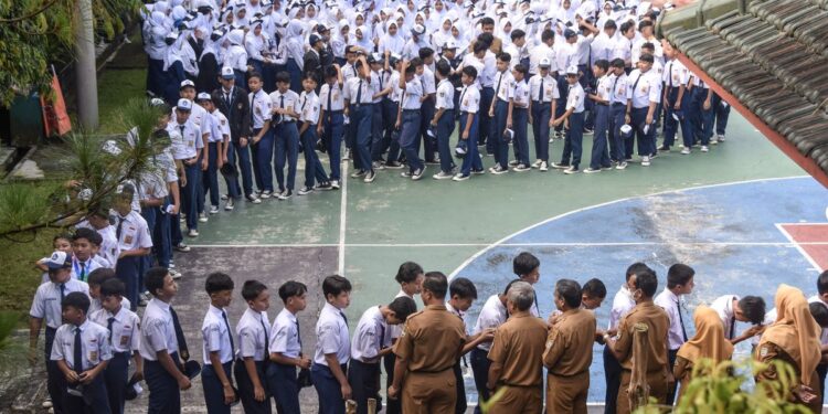 Menpan RB Dorong ASN Antar Anak di Hari Pertama Sekolah, Instansi Diminta Beri Fleksibilitas Kerja