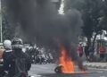 Motor Yamaha R15 Terbakar di Pasar Minggu Usai Hindari Mobil yang Rem Mendadak 9 Motor Yamaha R15 Terbakar di Pasar Minggu Usai Hindari Mobil yang Rem Mendadak