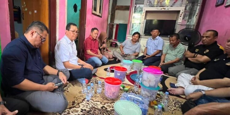 Kemensos Dampingi Keluarga Satpam Waduk Jatiluhur yang Meninggal Dunia, Siapkan Bantuan dan Program Pemberdayaan 1 Kemensos Dampingi Keluarga Satpam Waduk Jatiluhur yang Meninggal Dunia, Siapkan Bantuan dan Program Pemberdayaan