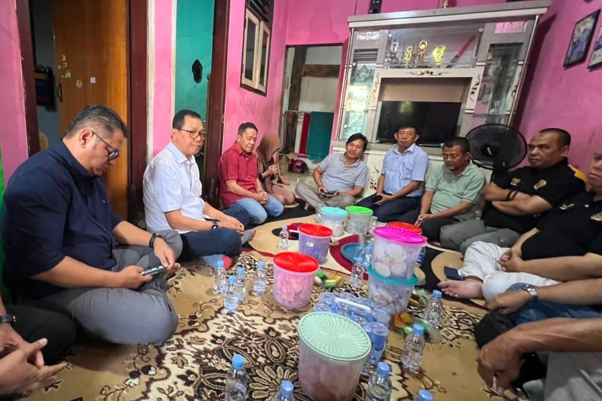Kemensos Dampingi Keluarga Satpam Waduk Jatiluhur yang Meninggal Dunia, Siapkan Bantuan dan Program Pemberdayaan 2 Kemensos Dampingi Keluarga Satpam Waduk Jatiluhur yang Meninggal Dunia, Siapkan Bantuan dan Program Pemberdayaan