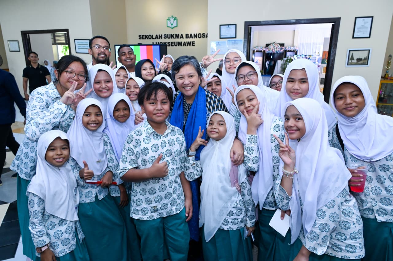 Lestari Moerdijat: Mendidik Adalah Tindakan Optimisme untuk Menjamin Masa Depan Bangsa 3 Lestari Moerdijat: Mendidik Adalah Tindakan Optimisme untuk Menjamin Masa Depan Bangsa